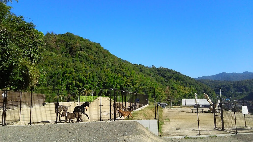 LAUGHTER KENNEL（ラフターケンネル）