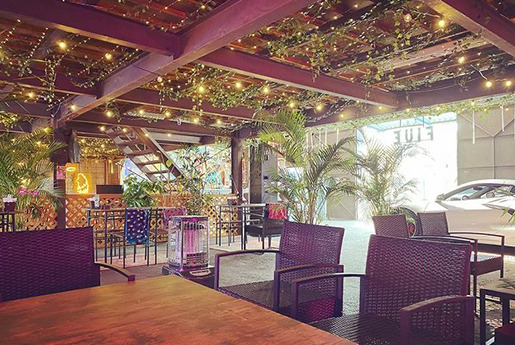 GARAGE CAFE FIVE kyoto（ガレージカフェファイブキョウト）